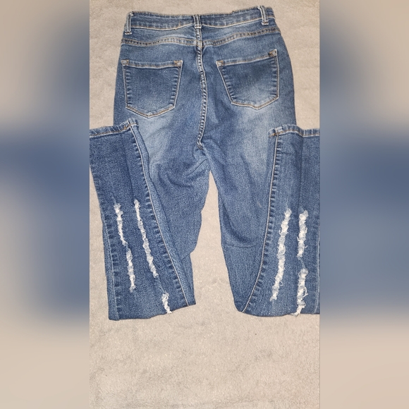 FASHION NOVA SKINNY JEANS ! - Picture 5 of 6